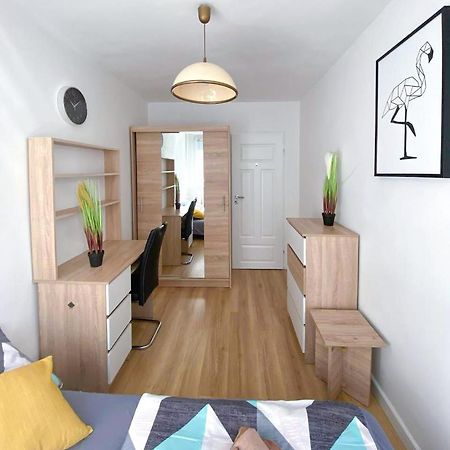 Bright Room №2 Grzybowska 9 Варшава Екстериор снимка